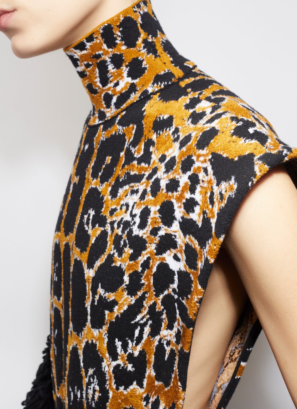 SQUARE TOP IN LEOPARD JACQUARD KNIT ALAÏA BLACK/MULTICOLOR SQUARE TOP IN LEOPARD JACQUARD KNIT
